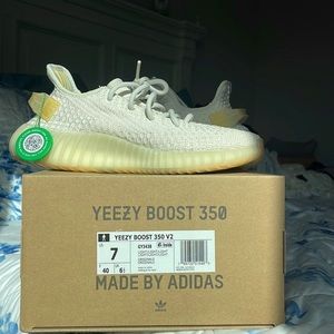 NEW, UNUSED YEEZY BOOST 350 LIGHT